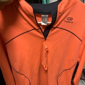 Long sleeve woman’s top.